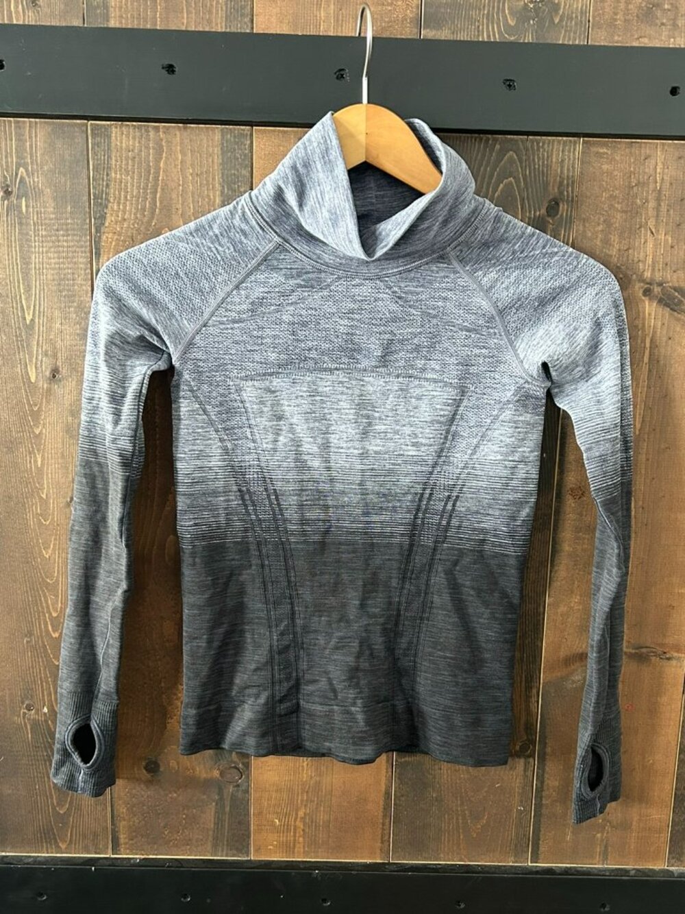 Ivivva by Lululemon Ombré Seamless Long Sleeve Turtleneck Girls Size 8